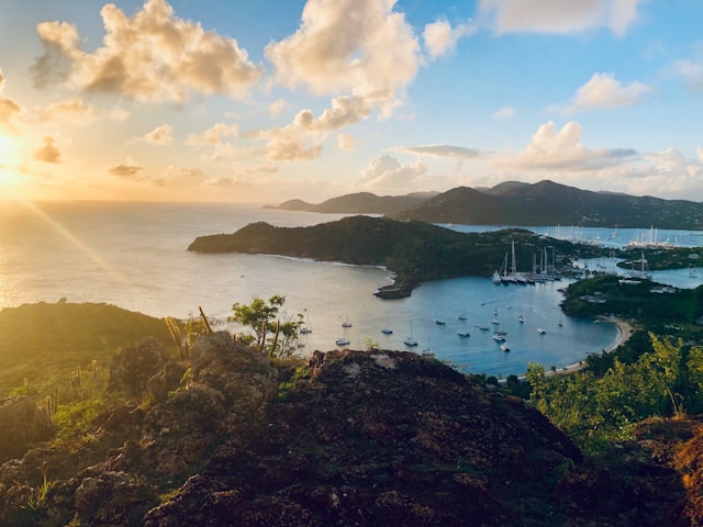 Driving in Antigua and Barbuda